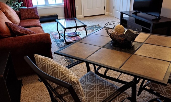 Winston - Salem Apartment | Inviting Guest Suite in Winston Salem with Spa & Breakfast