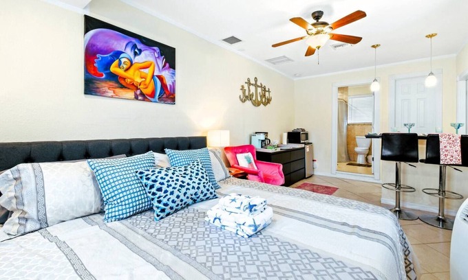 Palm Beach Gardens Apartment | Private Guest Suite Tropicana with Ocean View & Free Parking