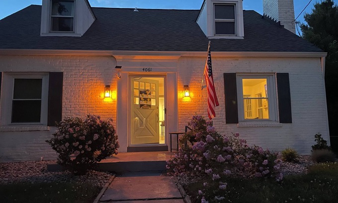 St. Matthews Apartment | Relaxing Suite with Steam Spa in the Heart of Louisville