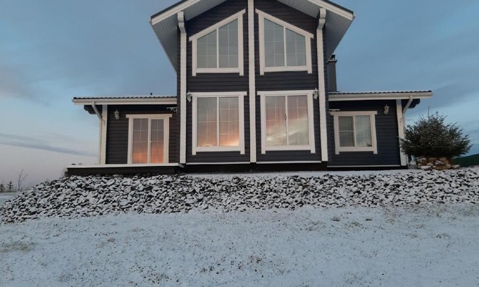 Sortavala House | Unmatched Comfort at Guesthouse UimalaRanta with Ocean Views