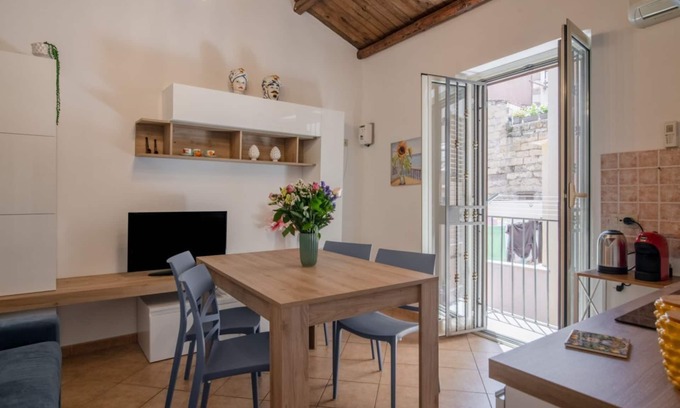 Castellammare Apartment | GuestHost - Don Pippo Flat near Teatro Massimo
