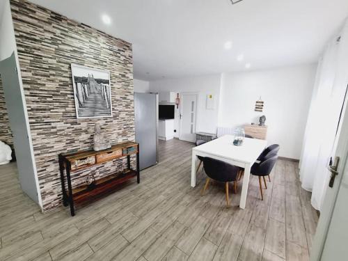 Espinho House | Family-Friendly Retreat at GuestHouse dos Limites, Rated 9/10