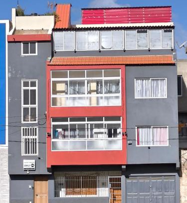 Mindelo House | Budget-Friendly Guesthouse Emaly with Family Amenities