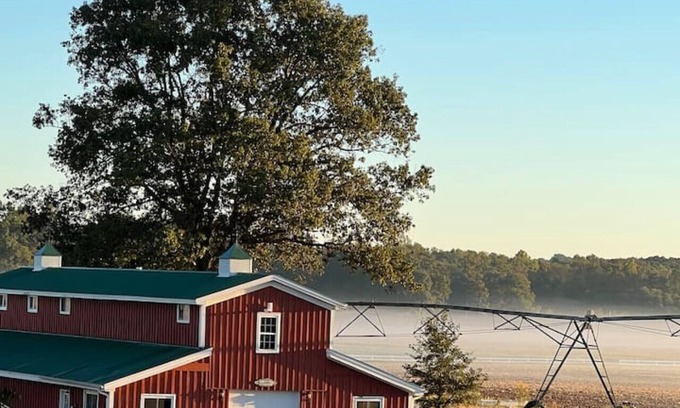 Mercer House | Exclusive Farm Retreat Estate with Private Pool & Spa
