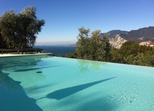 Malcesine Bed & Breakfast | Oceanfront Guesthouse Grand View with Pool & 9.7 Rating