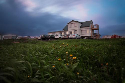 Grindavik House | Welcoming Guesthouse Grund: Child-Friendly Comfort Awaits