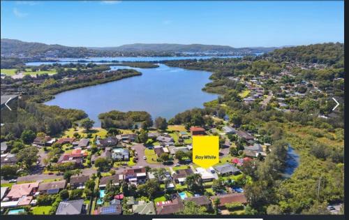 West Gosford House | Cozy Guesthouse in W Gosford Centre with Unique Amenities