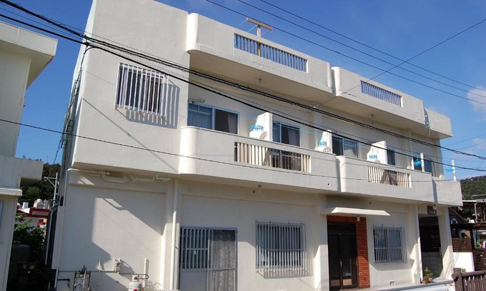 Zamami House | Budget-Friendly Guesthouse Iyonchi with Family Amenities