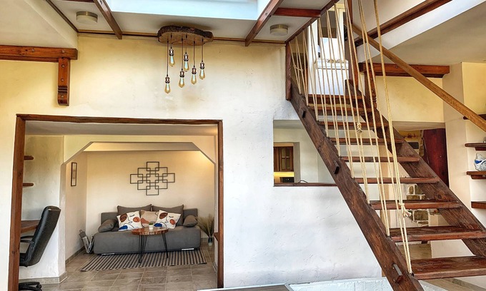 Veliko Tarnovo House | Inviting Guesthouse Katrin with Breakfast & Family-Friendly Perks