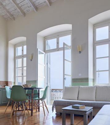 Ermoupoli Hotel | Exceptional Guesthouse Lila: Pet-Friendly & Family Ready