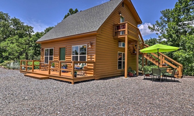 Ferndale Cottage | Exceptional Guesthouse Loft at Starlight Ridge with Breakfast