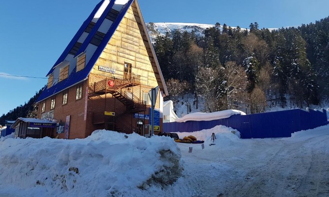 Dombay House | Exceptional Guesthouse on Karachaevskaya with 9/10 Rating