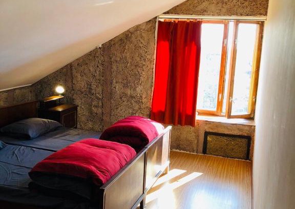 Parakar House | Budget-Friendly Guesthouse Richie: Family & Kitchen Amenities