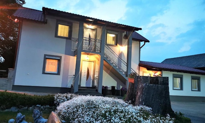 Vrhovine House | Top-Rated Guesthouse Samolov with Family-Friendly Kitchen