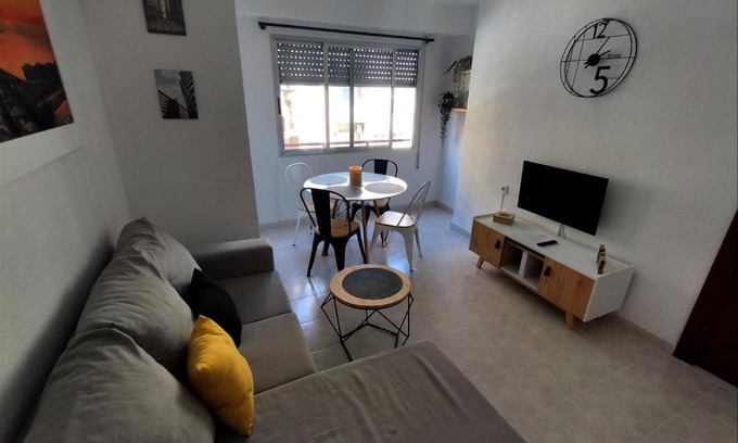 Campoamor House | Cozy Guesthouse: Enjoy Shared Stays with a Welcoming Host