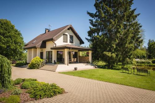 Pieriga House | Escape to Viesu māja Vētras: 4-Star Comfort Awaits