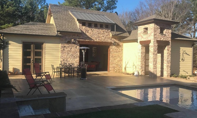 Mineola House | Relaxing Guesthouse with Pool and Spa Amenities