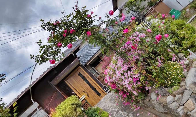 Takamatsu Cho House | Cozy Guesthouse Yashima: Pet-Friendly with Family Amenities
