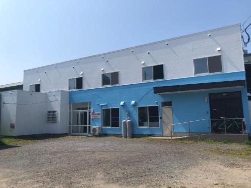 Yoichi House | Welcoming Guesthouse Yoichi: Accessible Comfort & Breakfast