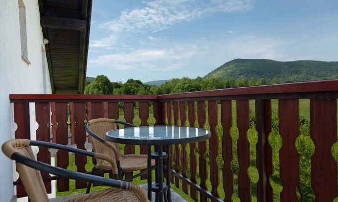 Smoljanac House | Guesthouse Žafran: Scenic Room with Breakfast Included