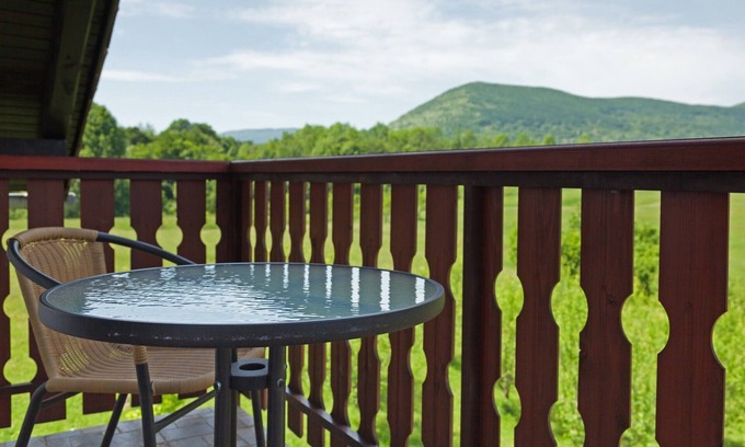 Smoljanac House | Double Room with Terrace at Guesthouse Žafran - Rated 10/10