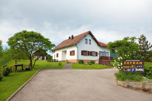 Catrnja House | Guesthouse Zafran: Pet-Friendly Haven with 9/10 Guest Rating