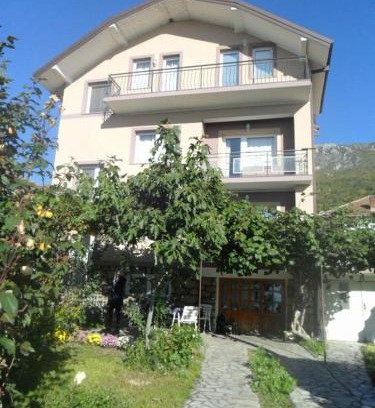 Pestani House | Oceanfront Guesthouse Zimovski: Rated 9/10 for Families