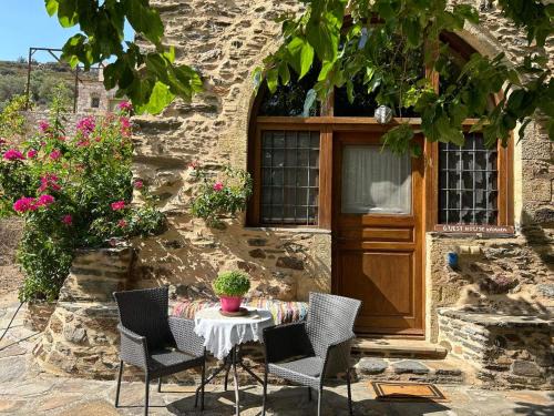 Monemvasia House | Discover Guesthouse Kamara: Pet-Friendly & Family Welcoming