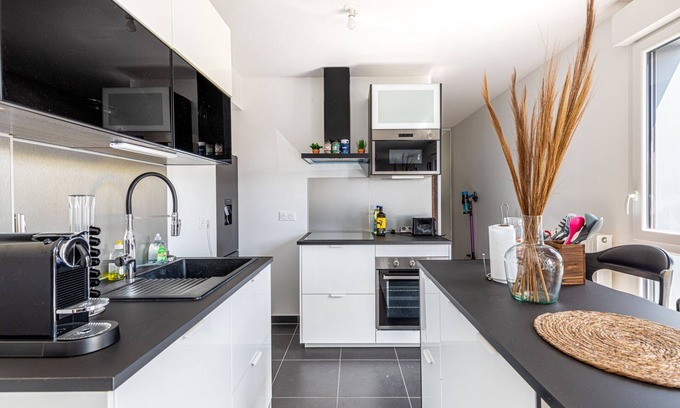 Villeneuve-la-Garenne Apartment | Discover GuestReady - Villeneuve's Levitating Oasis Today