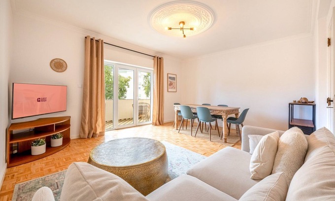 Cascais Apartment | GuestReady - Lisbon getaway with balcony