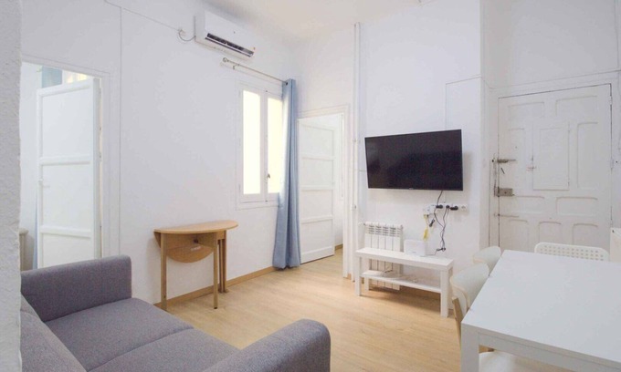 Almagro Apartment | GuestReady - A Cozy Retreat with Spa and Breakfast
