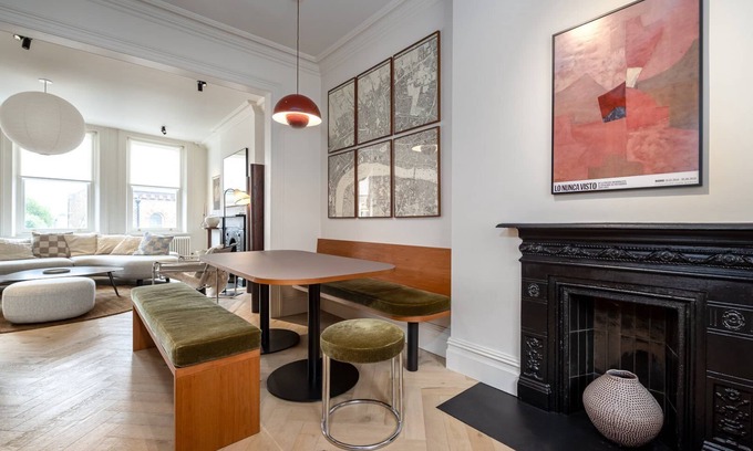 Hampstead Apartment | GuestReady: Unforgettable Stay with Spa in Hampstead