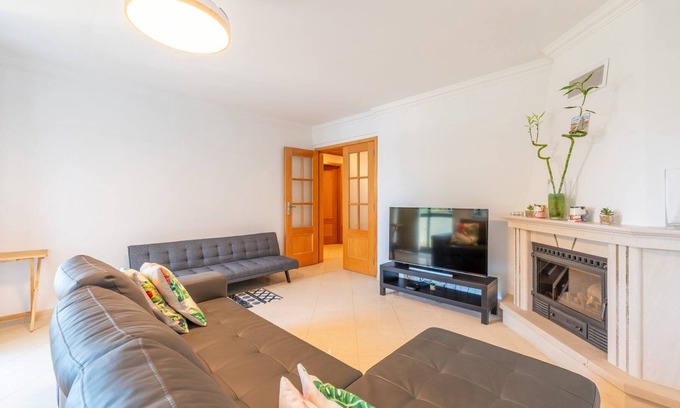 Moita Apartment | GuestReady - A sunny home in Moita