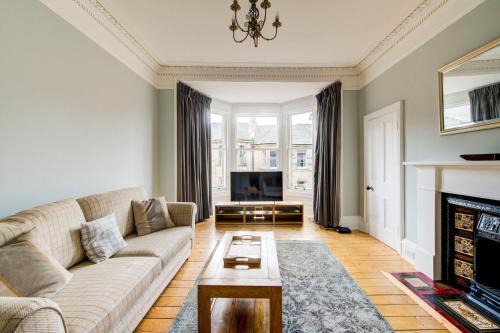 Bruntsfield Apartment | Family-Friendly GuestReady Apartment Near The Meadows