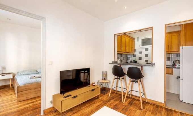 Chaillot Apartment | Cozy GuestReady Apartment: 10 Mins to Arc de Triomphe