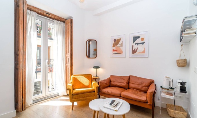 Golden Triangle of Art Apartment | Discover GuestReady in Barrio de las Letras - 9.6 Rated Stay