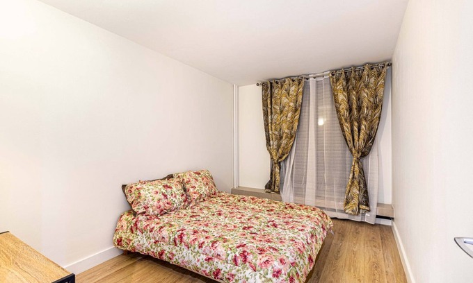 Quartier de la Maison-Blanche Apartment | Relaxing Retreat Steps from Place d'Italie with Spa Access