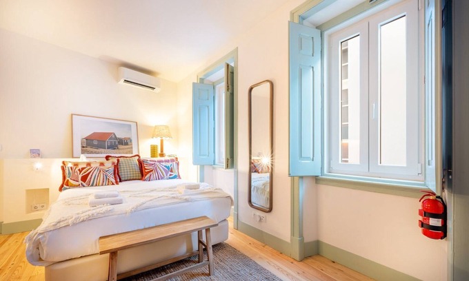 Caparica Apartment | Cozy Oceanfront Studio Apartment at Casas Do Tanoeiro