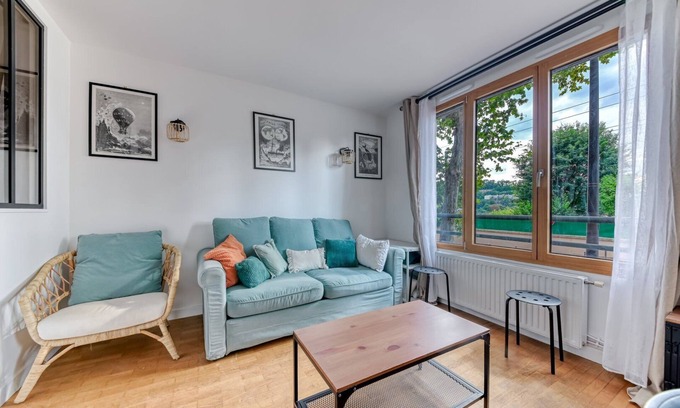 Chartreux - Saint Vincent Apartment | Family-Friendly 1BR Retreat Near City Center Awaits!
