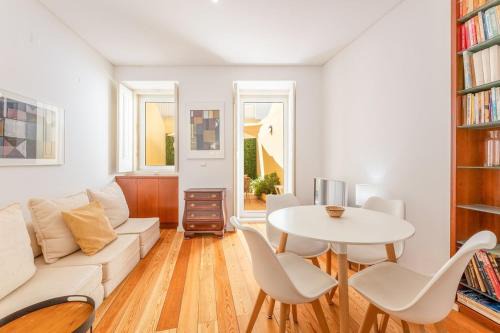 Restelo Apartment | Relaxing Garden Getaway at GuestReady for Families
