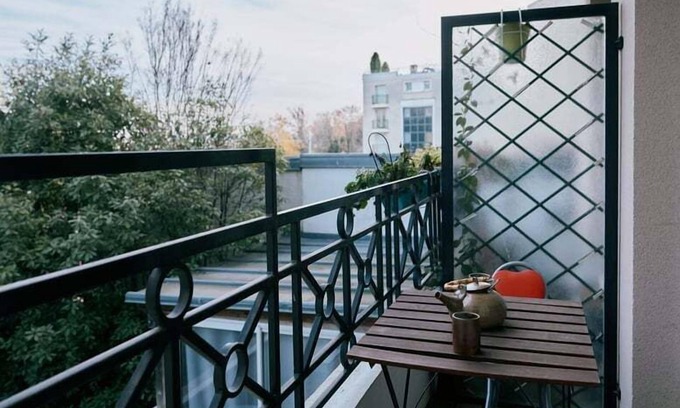 Meudon Apartment | GuestReady: Cozy Retreat for 3 with Spa & Breakfast