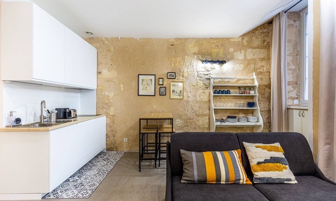 Grand Parc-Paul Doumer Apartment | GuestReady - Inviting Apartment with Spa & Breakfast in Town