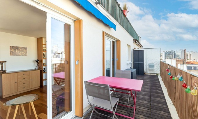 Charonne Apartment | Inviting GuestReady Apartment with Spa & Kitchen in 20th