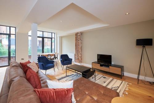 Birmingham City Centre Apartment | Enjoy a Memorable Stay at GuestReady Near City Centre