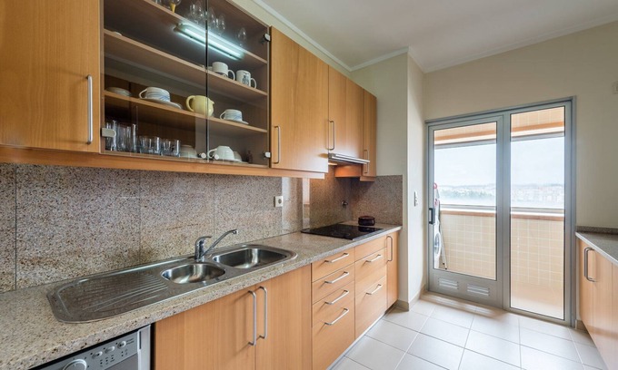 Espinho Apartment | GuestReady - Espinho Lux: Family-Friendly & Accessible Stay