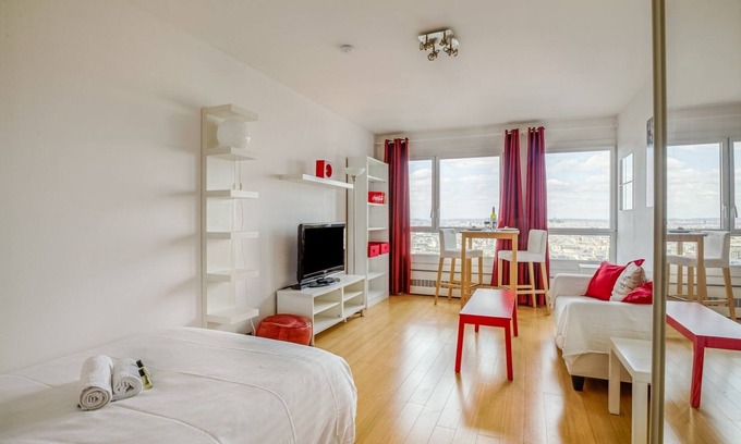 13th Arrondissement Apartment | Modern High Rise Studio with City View & Great Amenities
