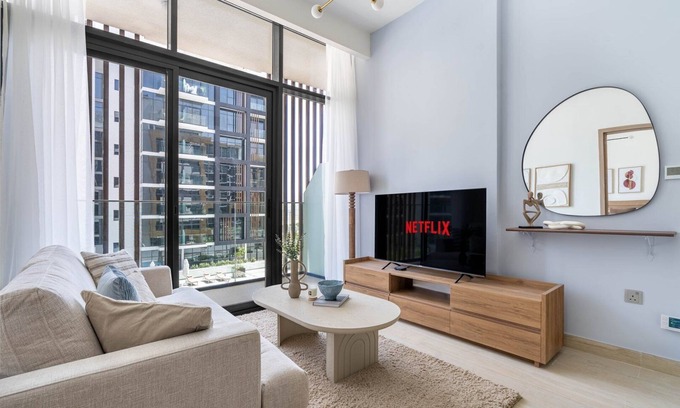Nad Al Sheba Apartment | GuestReady - Inviting Retreat with Spa in Downtown Dubai