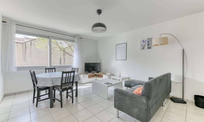 Villette - Maisons Neuves Apartment | GuestReady - Macaron Delight in the 3rd Arr.