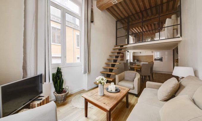 Grande Cote - Annonciade Apartment | Elegant Duplex Retreat in the Heart of the City
