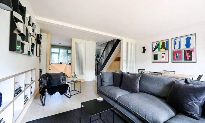Vassall Apartment | Modern Comfort Near Kennington Park with Spa & Breakfast